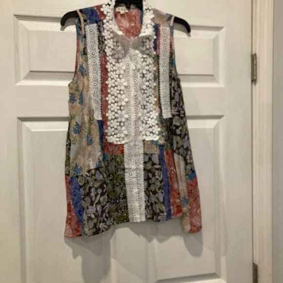 POL multicolor floral patchwork blouse - Picture 2 of 3